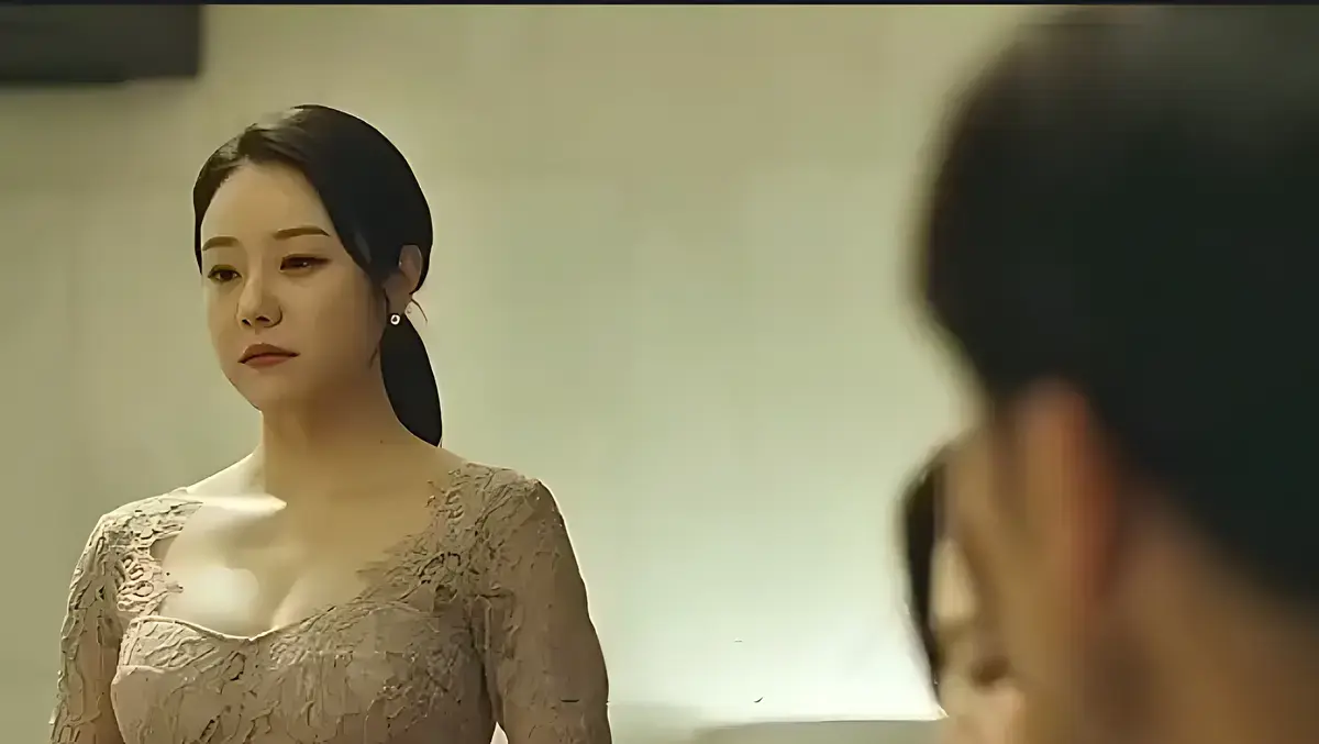 《漂亮的保姆》HD高清未删减完整版在线观看-家庭伦理剧情片小保姆与男主人禁忌之恋-免费观看正片正版高清资源