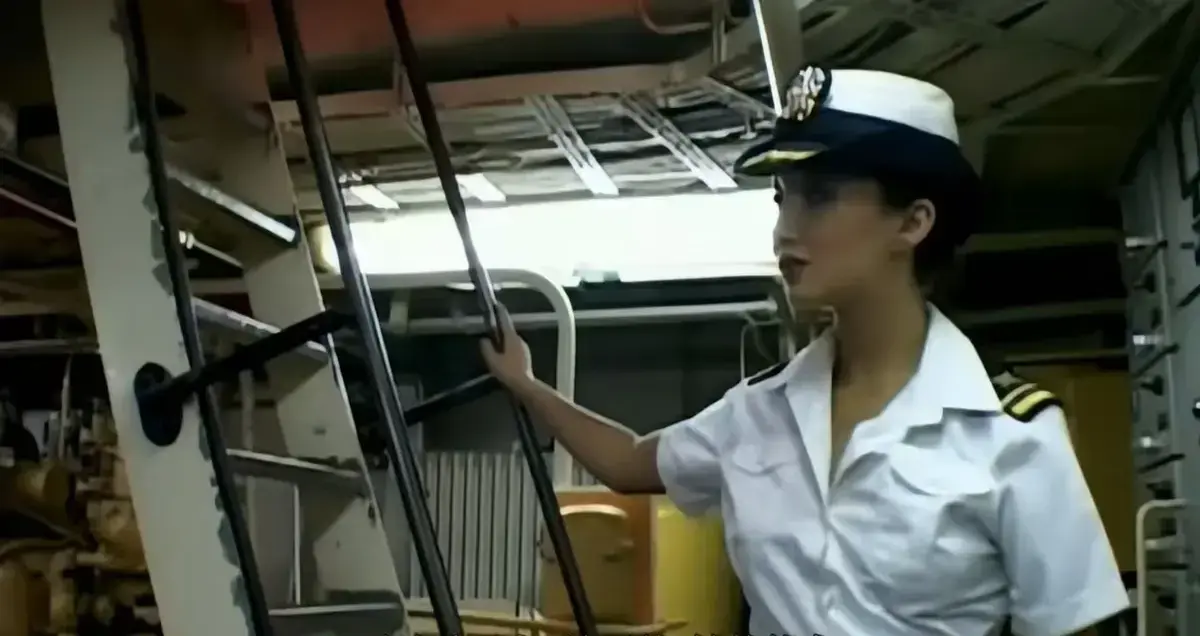 《军舰上的女兵》无删减1080P高清画质播放-《军舰上的女兵》卡楚米领衔主演中文版-免费在线看全集无广告